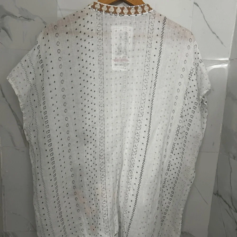 Johnny was white linen oversized blouse floral embroidered v neck line Sz xl - Picture 4 of 10